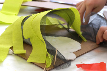 <span style="font-weight: bold;">ЖЕЛАНИЕ ТВОРИТЬ:</span>Вы будете творить и учиться вместе с ребенком. Маленькие дети прекрасно генерируют идеи, а старшие больше подкованы технически. Учимся друг у друга!